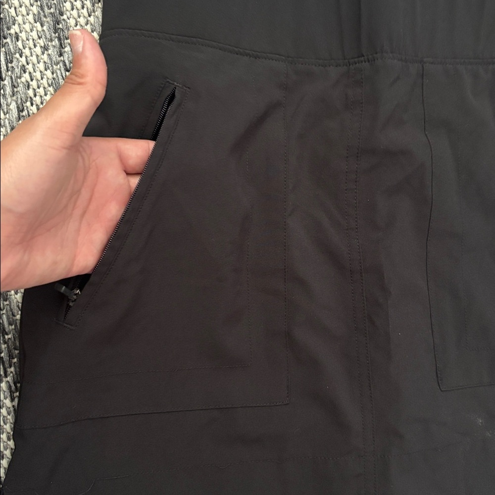 Black Mini Skort with Zipper Pockets - Picture 3 of 6